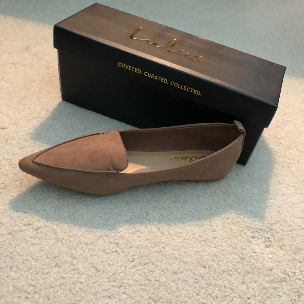 *Brand new, never worn! Lulus tan loafers size 9.